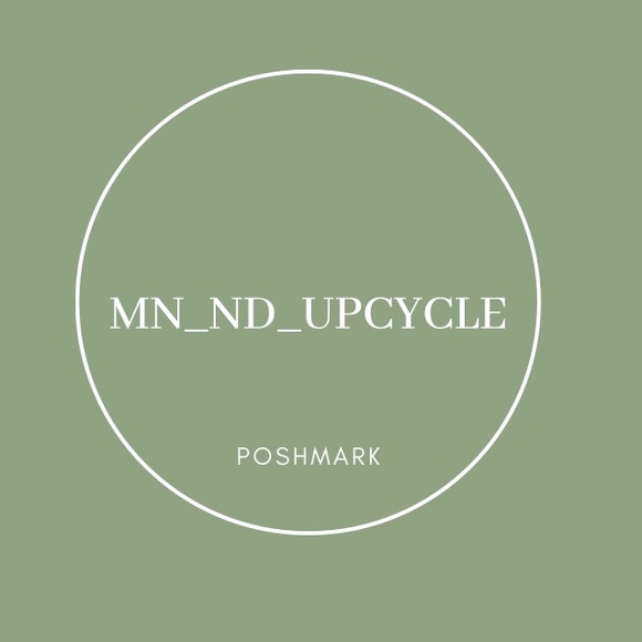 Meet your Posher, Marissa ☀️ - Picture 2 of 2